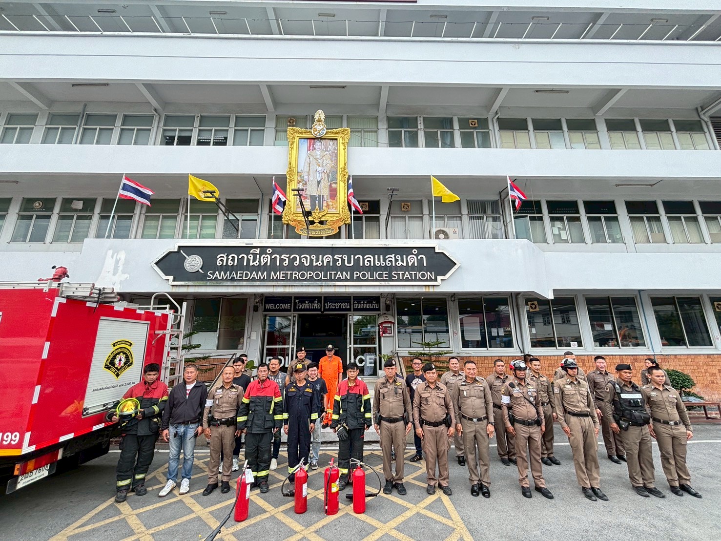 บรรยากาศการเข้าแถวเคารพธงชาติ