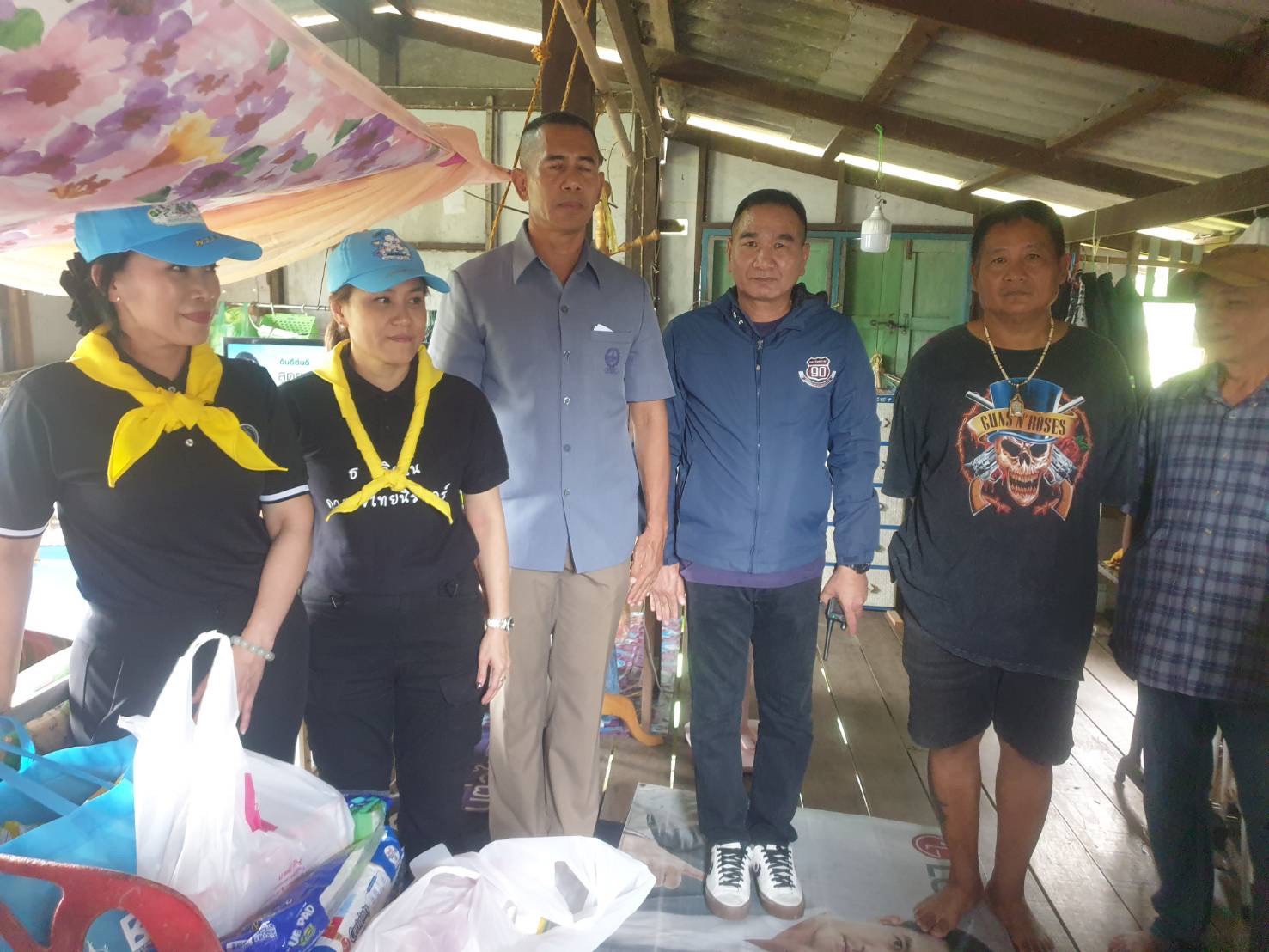 พิธีเคารพธงชาติและถวายความอาลัย
