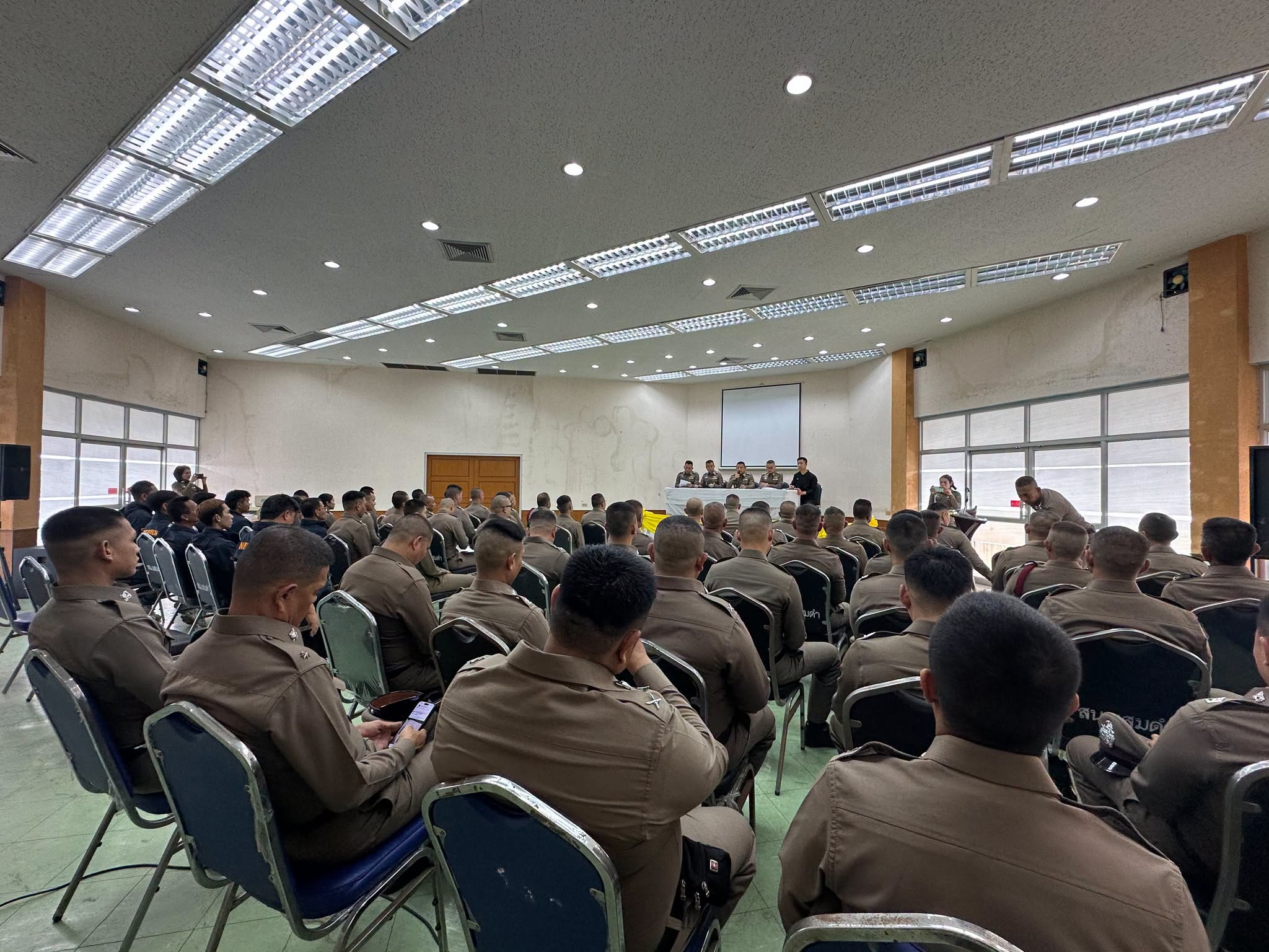 บรรยากาศการเข้าแถวเคารพธงชาติ