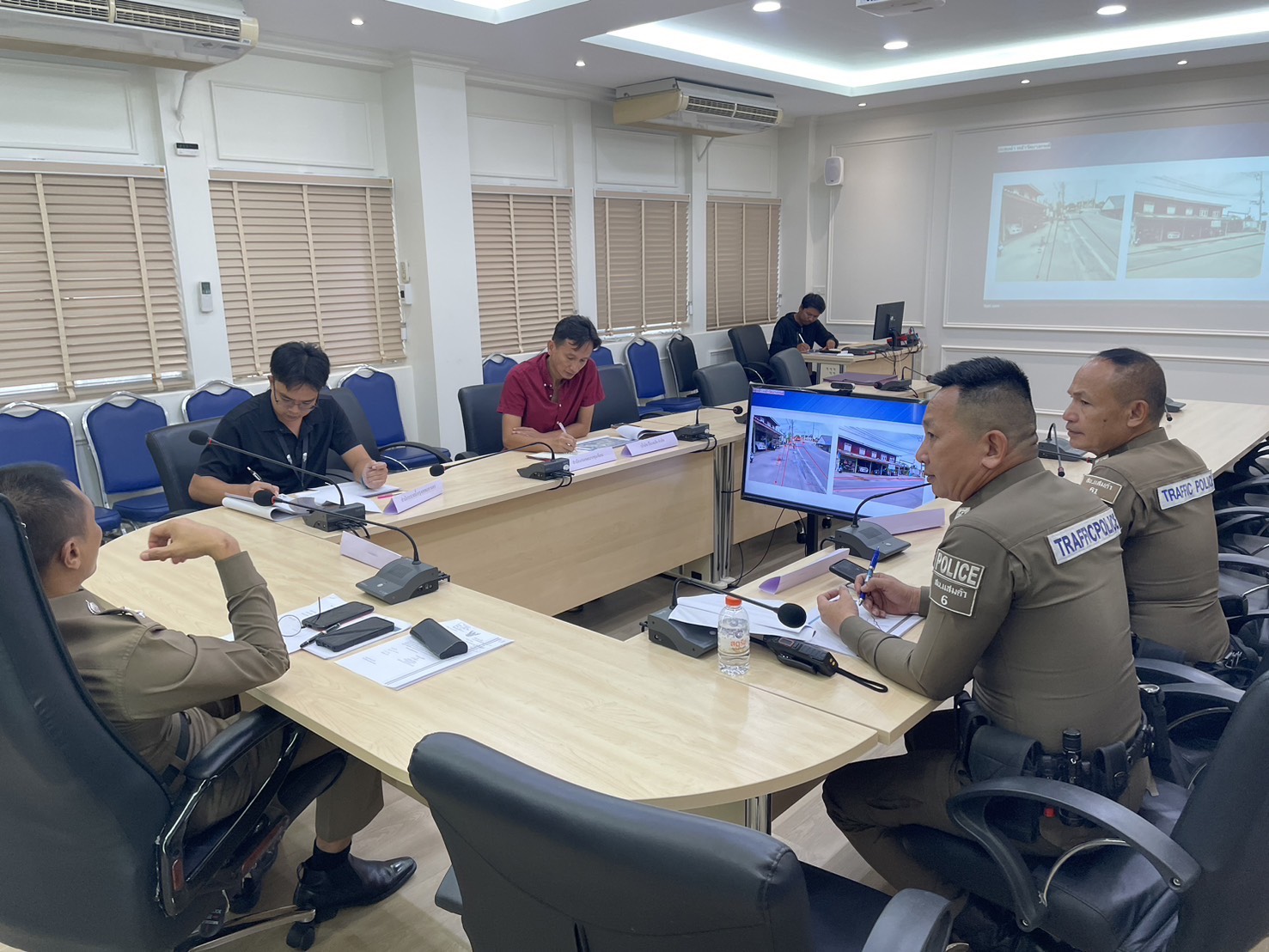 ประชุมแนวทางก่อสร้างระบบระบายน้ำถนนบางกระดี่