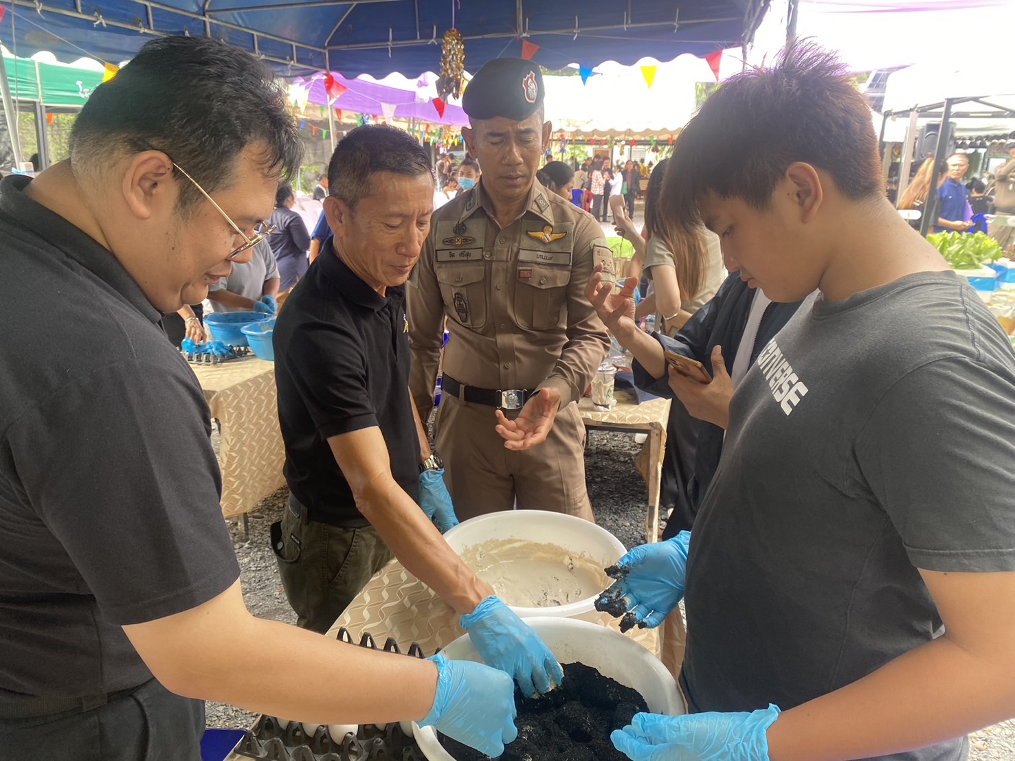 ชุดปฏิบัติการชุมชนสัมพันธ์ สน.แสมดำ