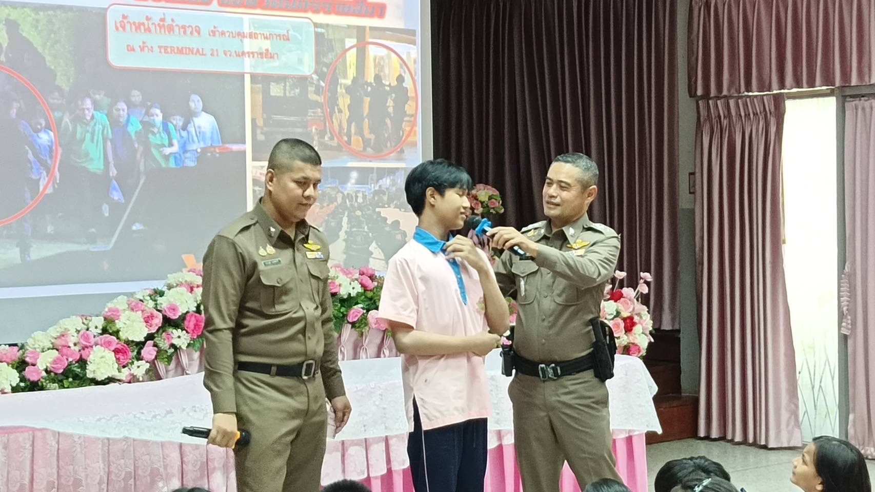 สน.แสมดำ ให้ความรู้นักเรียนโรงเรียนวัดแสมดำ