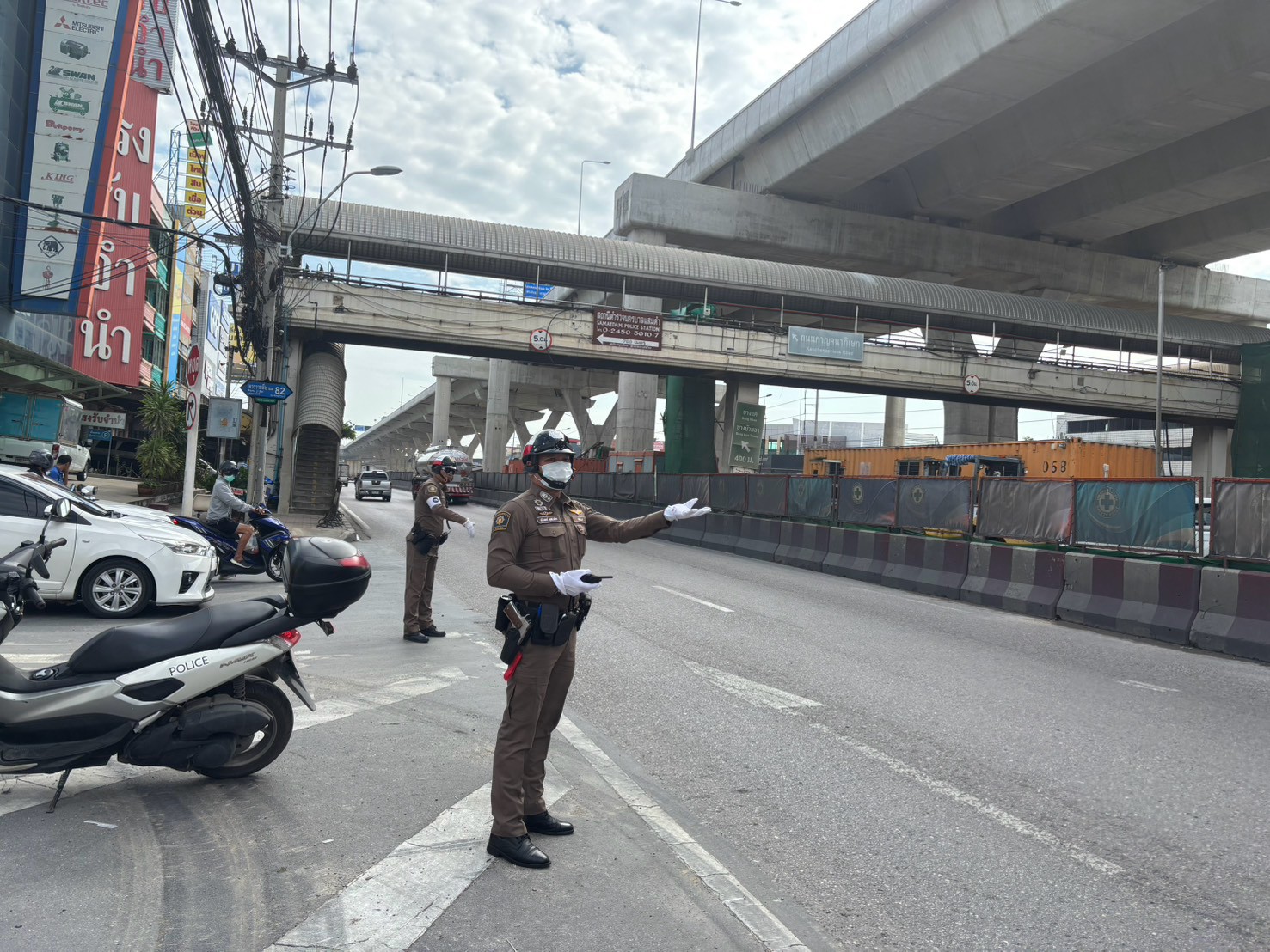 สภาพการจราจรบริเวณปากซอยพระราม 2 ที่ 82